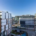 Bright Blue Apartment With Balcony, Parking And Air Conditioning In Warsaw By Noclegi Renters