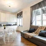 Central Warsaw Apartment - Great Location-Old Town - Podwale