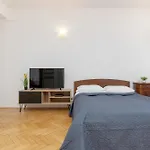 Studio In The Center Of Warsaw With Balcony And Separate Kitchen By Noclegi Renters