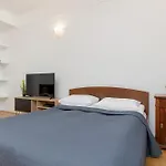 Studio In The Center Of Warsaw With Balcony And Separate Kitchen By Noclegi Renters