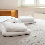 Metro Plocka Comfort Apartment