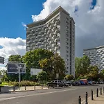 Downtown Apartment Near River By Rentujemy