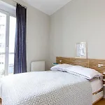 Bright And Cozy Apartment Near Park, With A Huge Terrace.