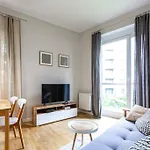 Bright And Cozy Apartment Near Park, With A Huge Terrace.