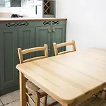 Roommate Apartments Boduena