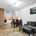 View Of The City Skyline Apartment