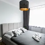 Nowogrodzka 78 - Apartament Dla 4 Osob - 200M Od Szpitala Klinicznego Na Lindleya - 1Km Do Dworca Centralnego - Wifi - Smart Tv 45 Cali