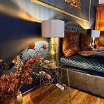 Exclusive Apartment Chmielna Street 95M2