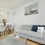 Elegant Apartments With Balcony & Parking Warsaw By Noclegi Renters