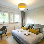 Zablocinska 6 - Bezplatny Parking - Apartament Dla 6 Osob - 400M Do Stacji Metra - Better Rental