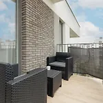 Praga Arte Apartments With Parking & Balcony By Noclegi Renters