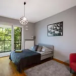 Clicktheflat Artistic Estate Apartment
