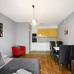 Clicktheflat Artistic Estate Apartment
