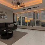 Luxurious Unique Tower Apartment With City Skyline By Renters Prestige