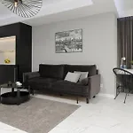 Luxurious Unique Tower Apartment With City Skyline By Renters Prestige