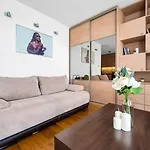 Markowska Studio - Stadion, Shops, Trams Nearby - By Rentujemy