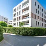Kolska Bright Apartment