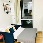 Luxury Iris Apartment
