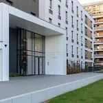 Praga Apartment With Parking By Noclegi Renters