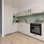 Praga Apartment With Parking By Noclegi Renters