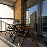 Praga Apartment With Parking By Noclegi Renters