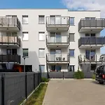 Trendy Warsaw Apartment With 2 Bedrooms, Balcony & Parking By Noclegi Renters