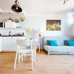 Mirowska Apartment