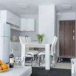 Comfy Flat In The City Center. Great View.