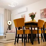 3 Rooms In Mennica Residence
