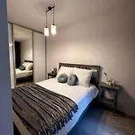 Apartment Wola Z Ogrodkiem