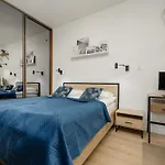 Luxury Warsaw Apartment With Furnished Terrace, Garden And Parking By Noclegi Renters