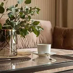 Wyzwolenia Apt , Lazienki Park & Zbawiciela Sq. 2\'