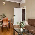 Wyzwolenia Apt , Lazienki Park & Zbawiciela Sq. 2\'