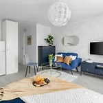 Elegant Studio For Two In The City Centre Metro Rondo Onz