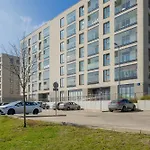 Cozy Apartment With Air Conditioner And Parking By Noclegi Renters
