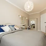 Beautiful Apartment For 6 People With Balcony And Parking In Warsaw By Noclegi Renters