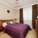 Beautiful Apartment For 6 People With Balcony And Parking In Warsaw By Noclegi Renters