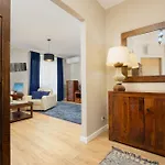 Beautiful Apartment For 6 People With Balcony And Parking In Warsaw By Noclegi Renters