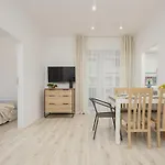 Bright Apartment In Warsaw Center With Two Bedrooms And Balcony By Noclegi Renters