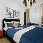 Elegant Apartment In The Heart Of The Capital By Renters Prestige