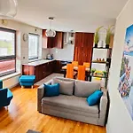 Wola Park Apartament - Klimatyzacja, Metro Ulrychow, Garaz-Gratis