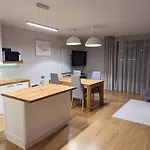 Apartament Z Biokominkem Blisko Lotniska