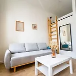 Stylish Apartment In Warsaw