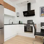 Sarmacka 25 Apartment Next To Medicover And Paley