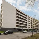 Apartment With Balcony & Parking In Warsaw By Noclegi Renters