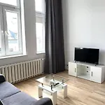 Stylish Apartment In The Centre -By Hik Apartments