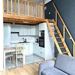 Stylish Apartment In The Centre -By Hik Apartments