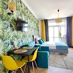 Olivia Apartments - Sloneczny Apartament W Centrum Warszawy, Plac Unii Lubelskiej, Lazienki Krolewskie, Pole Mokotowskie