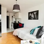 Piotrapartments - Bruna Green City Apartment