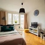 Piotrapartments - Bruna Green City Apartment